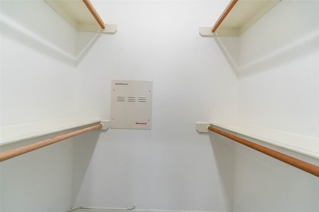 Building Photo - 1122 Ryon St