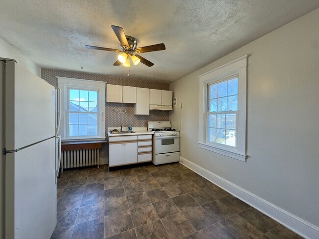 Building Photo - 4502 Ridge Ave