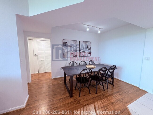 Building Photo - Modern 2BR/2BA Condo in Aventura – Furnish...