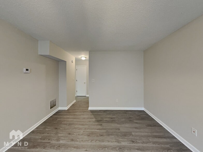 Building Photo - 5561 Northcut Dr