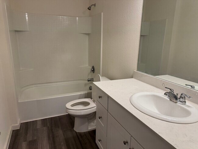 Building Photo - 783 Crestridge Dr