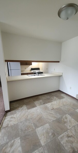 Primary Photo - 931 Oconto Ave
