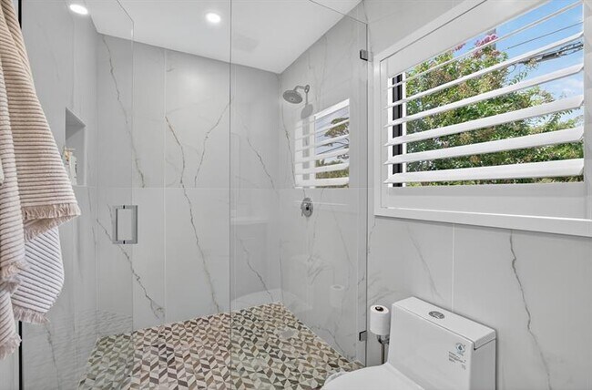 Building Photo - 2157 Coral Gardens Dr
