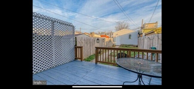 Building Photo - 1816 Rosedale St NE