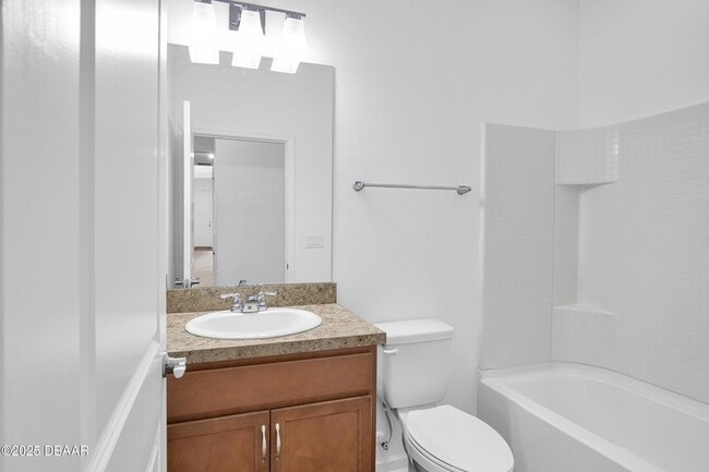 Building Photo - 513 High Tide Ln
