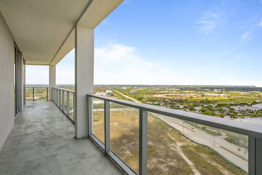 Building Photo - 2000 Metropica Way