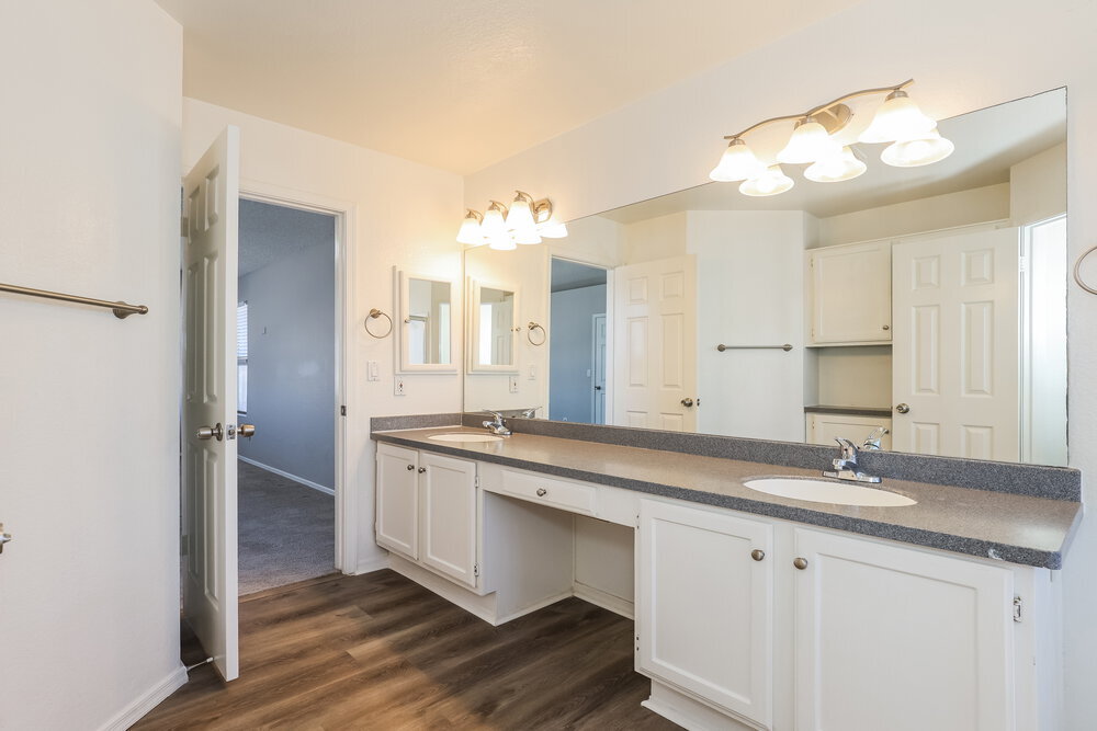 Building Photo - 4214 E Saltsage Dr