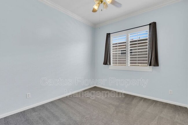 Building Photo - 1811 W Maplewood Pl