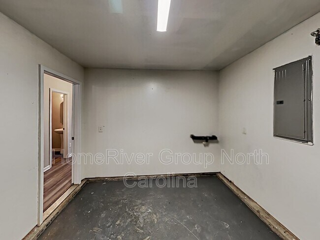 Building Photo - 3028 Desmond Woods Dr