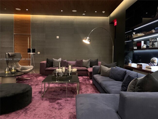 Building Photo - 68 SE 6th St