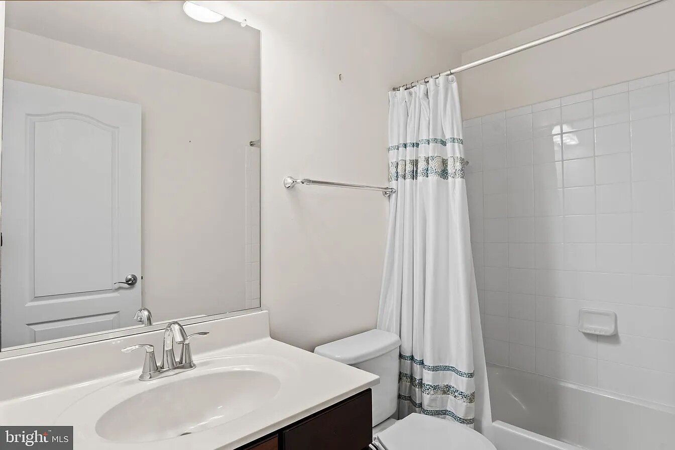 Building Photo - 15240 Torbay Way