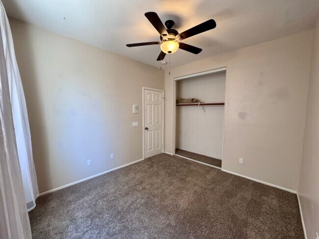 Building Photo - Beautiful 4 Bedroom + Office Home for Lease