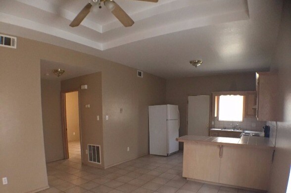 Building Photo - 3802 Clavel St