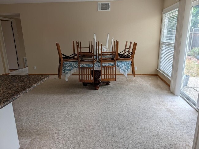 Building Photo - 2112 Rockhurst Ct