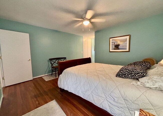 Building Photo - Available 8/1. Beautiful FURNISHED End-Unit Townhome in Central Mt Pleasant!