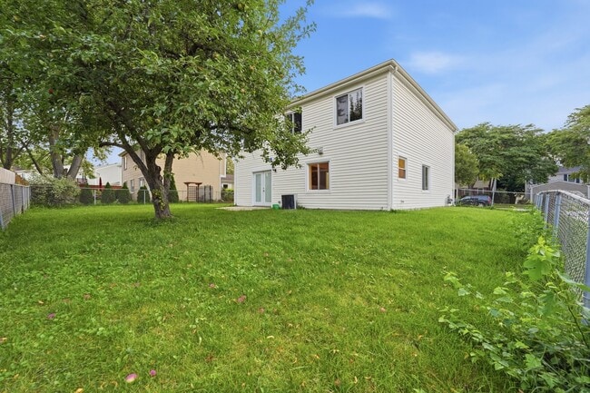 Building Photo - 5039 Chambers Dr