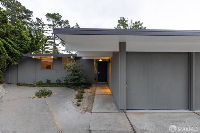 Building Photo - 2055 Ticonderoga Dr