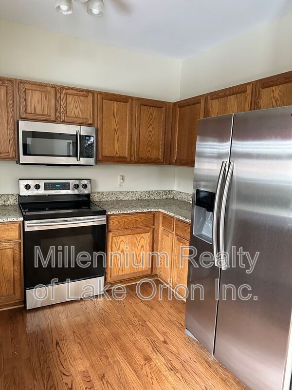 Building Photo - 3189 Silverbrook Dr