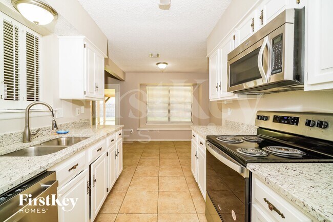 Building Photo - 1702 Jay Schellman St
