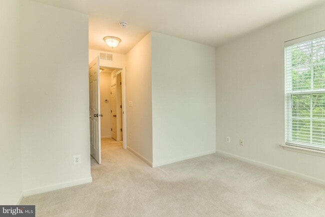 Building Photo - 45770 Winding Branch Terrace