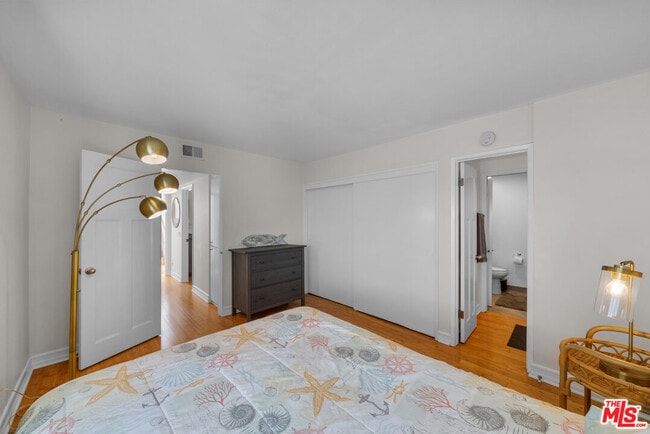 Building Photo - 120 7th St