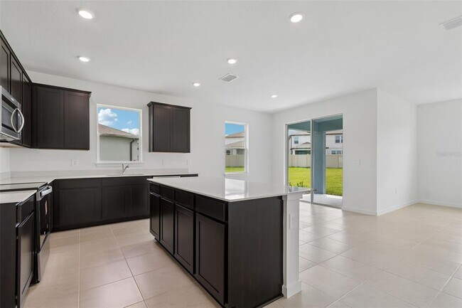 Building Photo - 11243 Sycamore Glen Loop