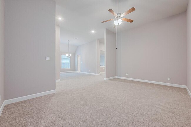 Building Photo - 5511 Highland Dr