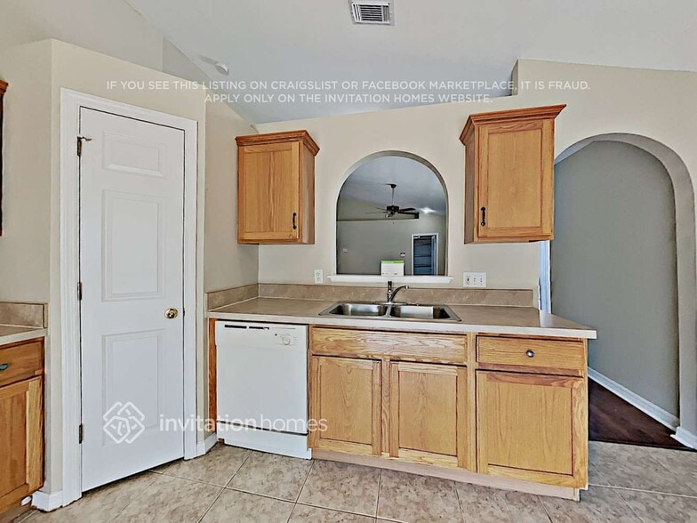 Building Photo - 6207 Cannoli Pl