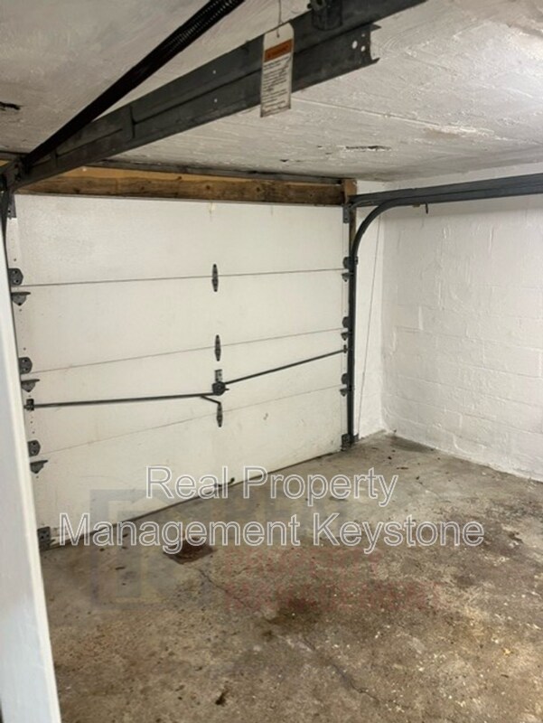 Building Photo - 307 Greenlee Rd