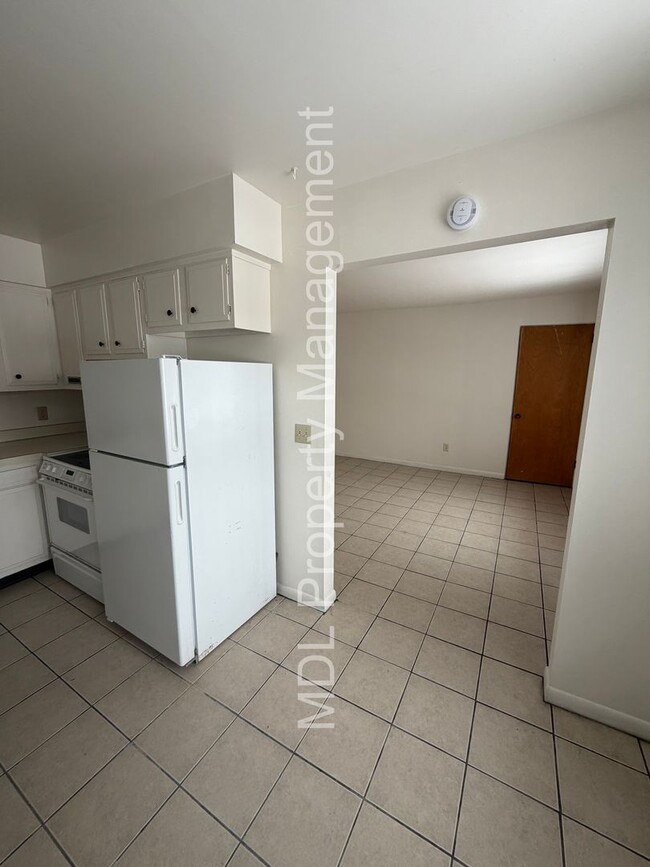 Building Photo - 2129 Weiss St