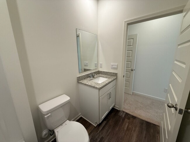 Building Photo - Springville Schools One Level 4 Bedroom / 3 Bathroom/ 3 Car Garage