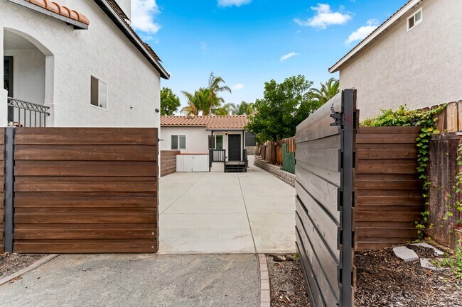 Building Photo - 44735 Johnston Dr