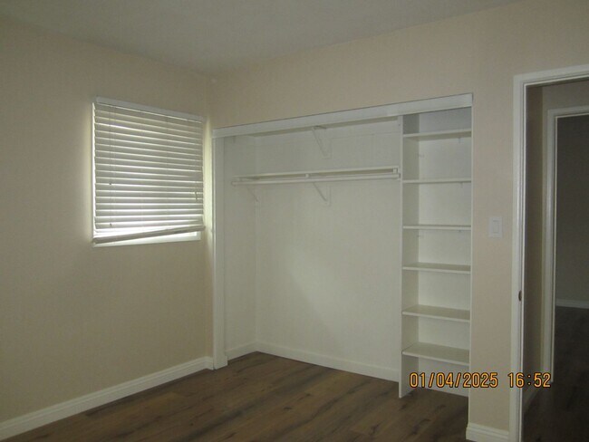 Building Photo - Immaculate 3 bedroom Home University Highlands Riverside
