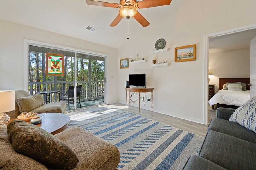 Building Photo - 987 Blue Stem Dr