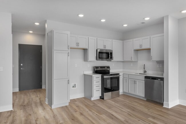 Building Photo - Larkspur - Building B