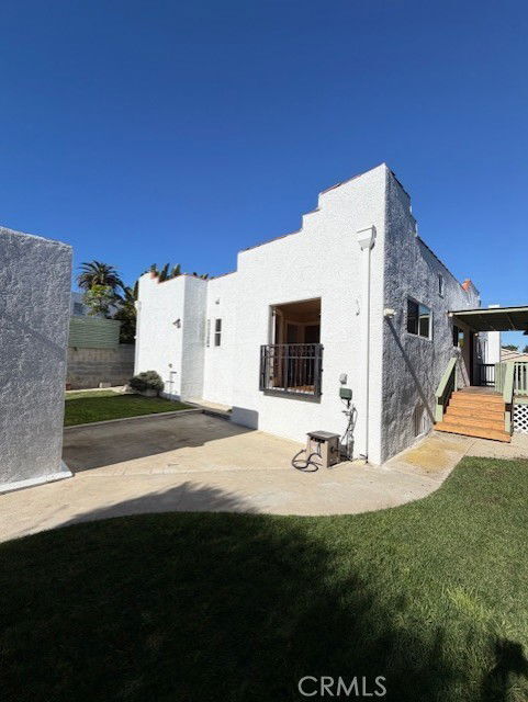 Building Photo - 559 W 39th St