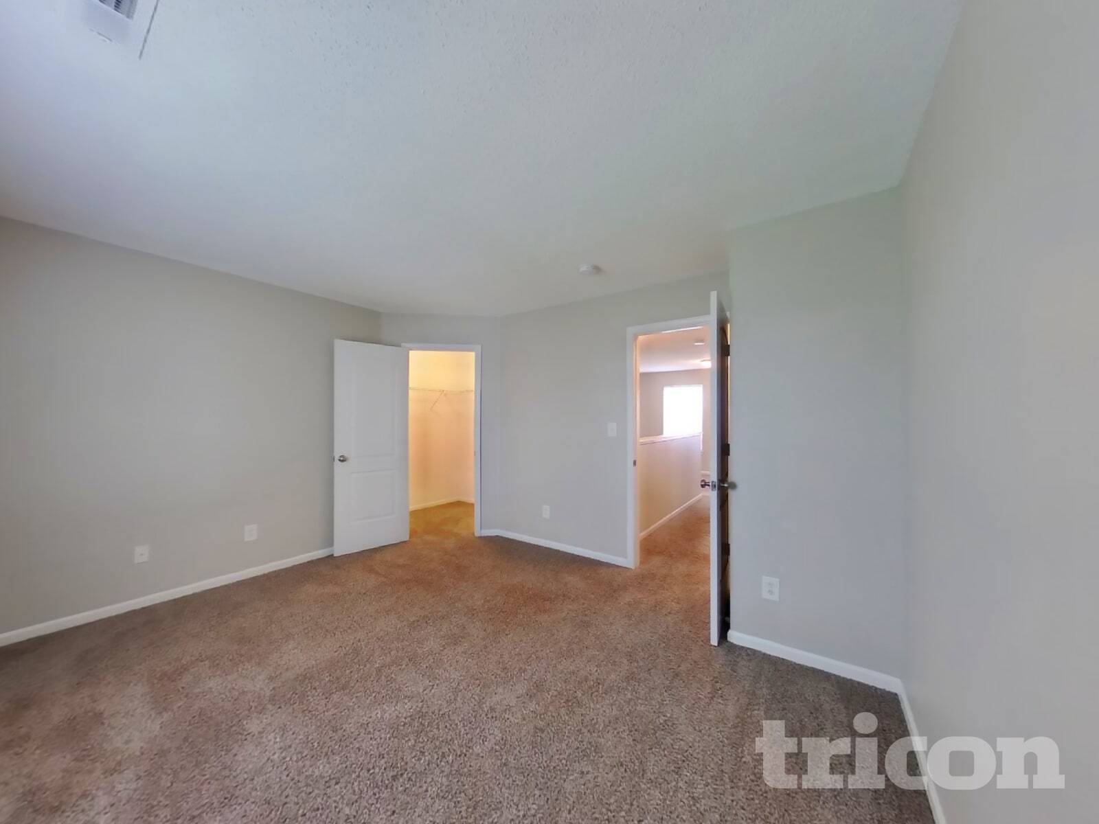 Building Photo - 2195 Lakecrest Dr