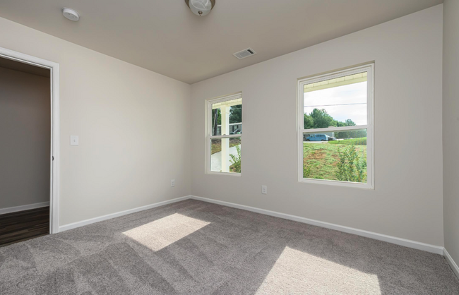 Building Photo - Charming 4BR, 2.5 BA home in Duncan SC is ...