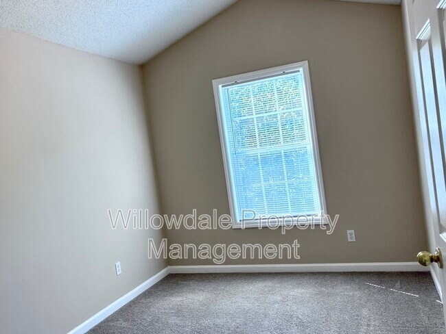 Building Photo - 4249 Beacon Heights Dr