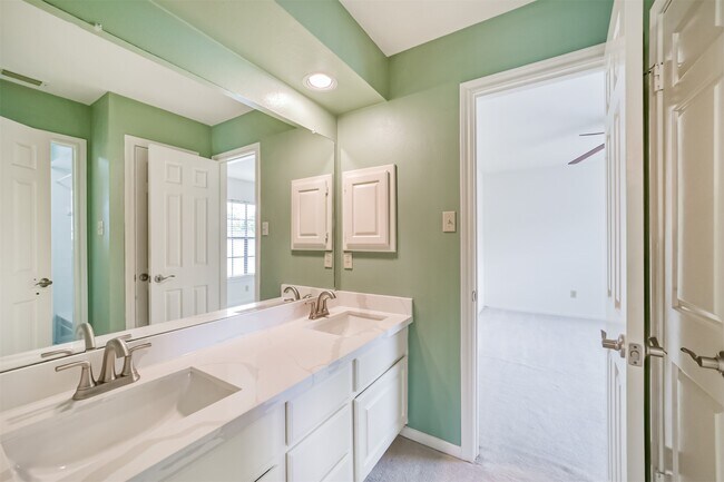 Building Photo - 2214 Cherrytree Ridge Ln