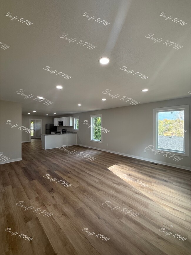 Building Photo - 1030 Oakland Ave