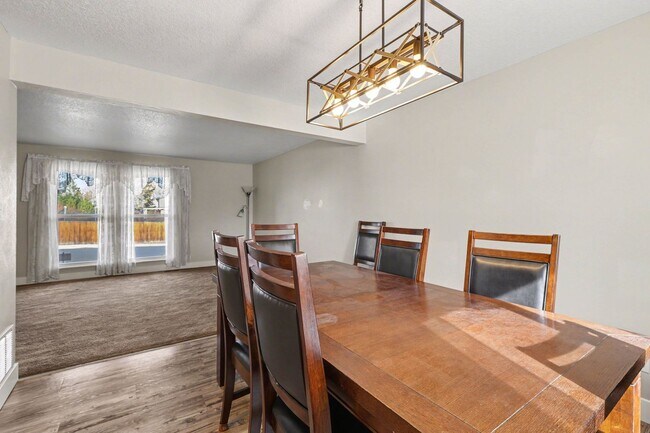 Building Photo - Spacious Home Wi/Large Fenced Yard + Covered Patio + Easy Denver/Boulder Commute