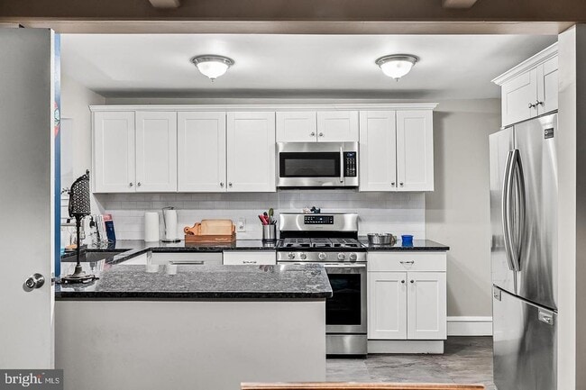 Building Photo - 339 Comly Ave