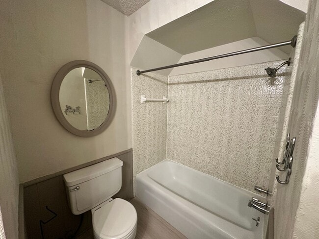 Building Photo - 4bed/3bath Home Available for Rent in Central Norman!!