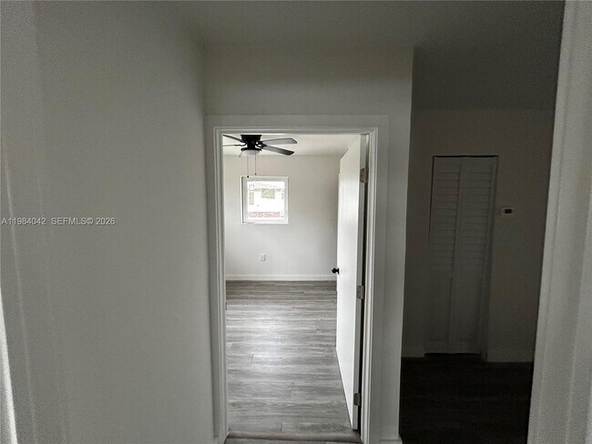 Building Photo - 4429 SW 21st St