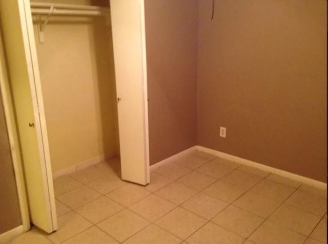 Building Photo - 208 NW River Rd