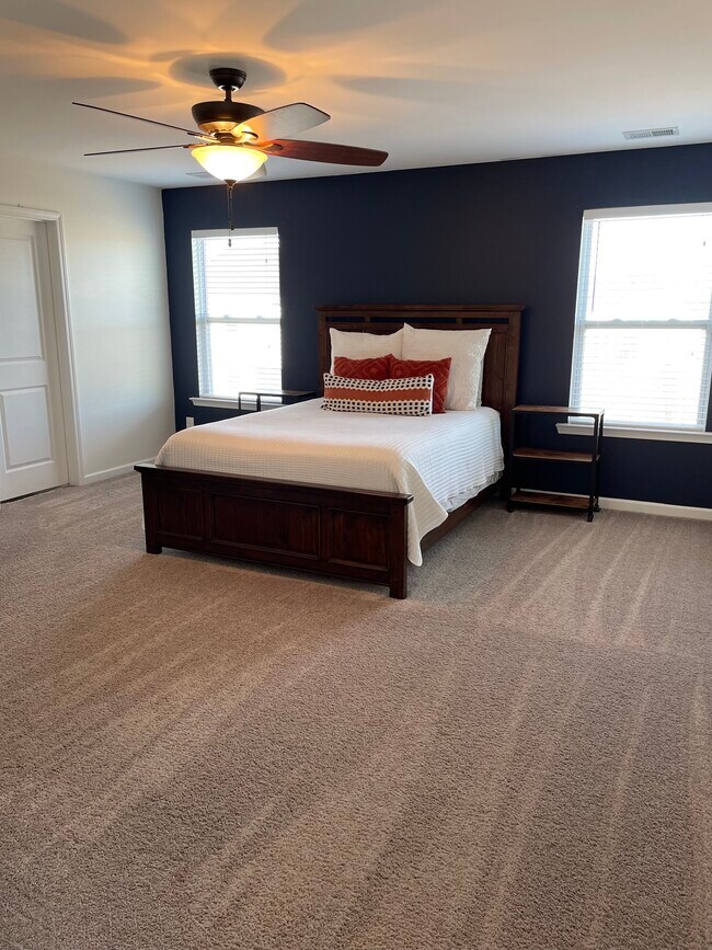 Building Photo - 108 Jersey Ln