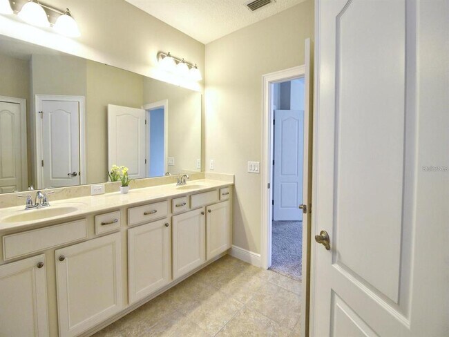 Building Photo - 11539 Brickyard Pond Ln