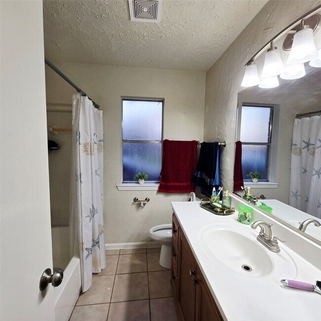 Building Photo - 3722 Westheimer Pl Dr