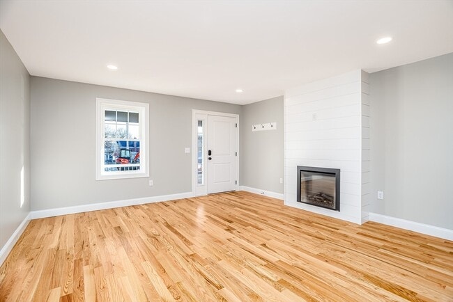 Building Photo - 29 Milton St